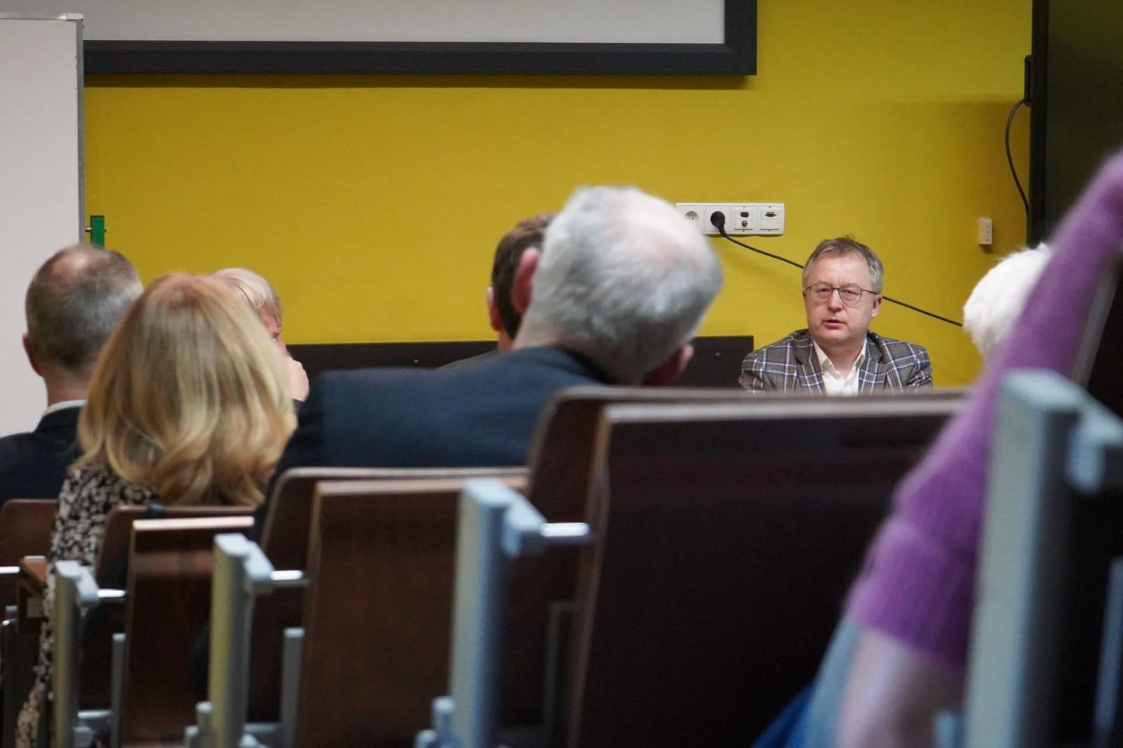 Uczestnicy spotkania promującego nowe wydanie tomiku Jana Kaspra.