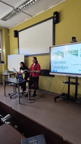 Prowadzące warsztaty dla licealistów.