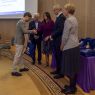 Student odbiera nagrodę w konkursie, przyjmuje gratulacje od przedstawicieli Jury: prof. Jana Galanta i dr Marleny Puk oraz dziekani: prof. Krzysztof Skibski i dr Urszula Kowalska-Nadolna.