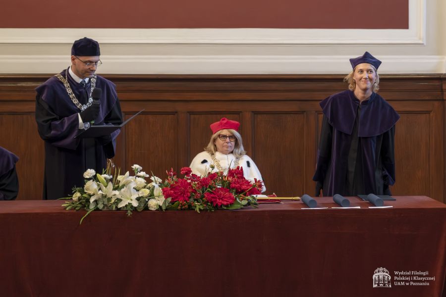 Dziekan WFPiK wita Prodziekan ds. studenckich dr Urszulę Kowalską-Nadolną.