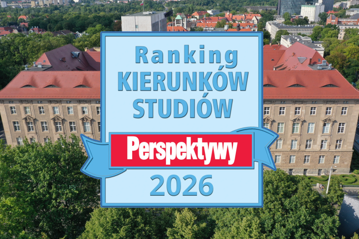 Zdjęcie Collegium Maius z lotu ptaka, na którym w centralnej części umieszczono logotyp rankingu Perspektyw 2026.